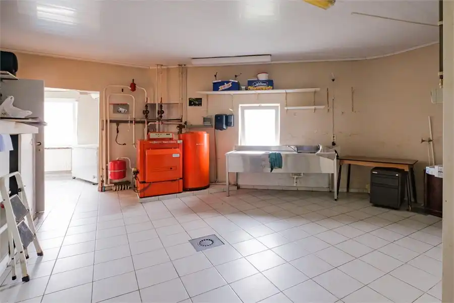 HANDELSHUIS MET VEEL POTENTIEEL IN HET CENTRUM VAN GINGELOM foto 11