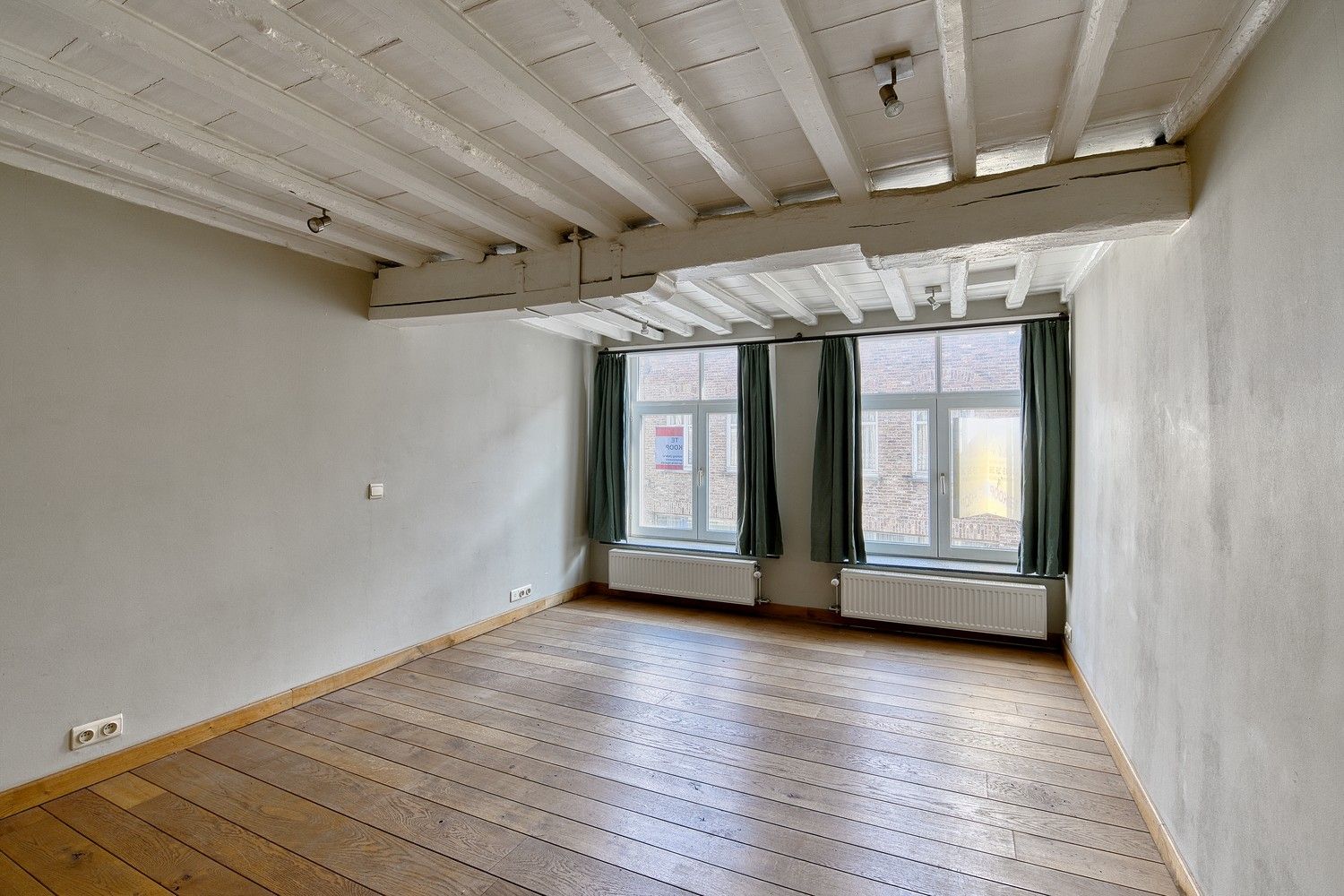 Brugge centrum Totaal gerenoveerde energiezuinige 18é eeuwse  uiterst charmante stadswoning met patio en 3 slaapkamers foto 12