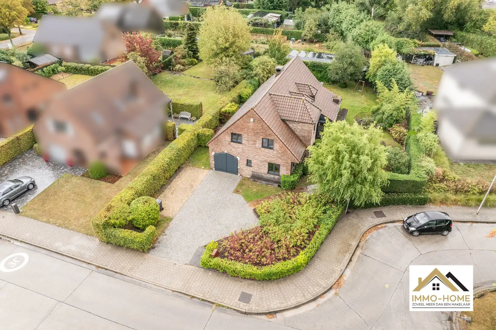 imposante woning MET extra atelier/werkplaats!! foto {{pictureIndex}}