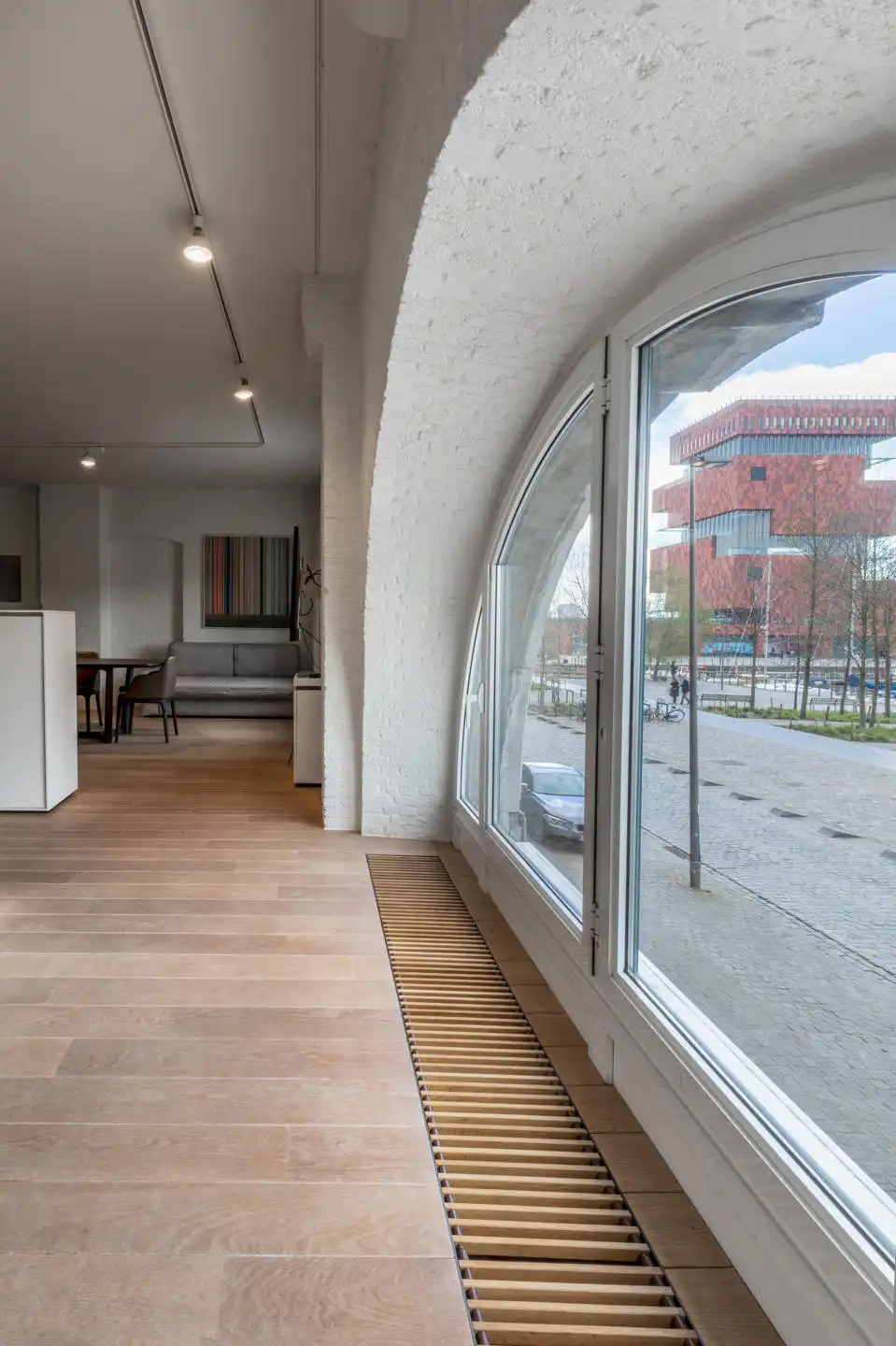 Exclusieve kantoorloft met karakter en uitzicht op het MAS foto 17
