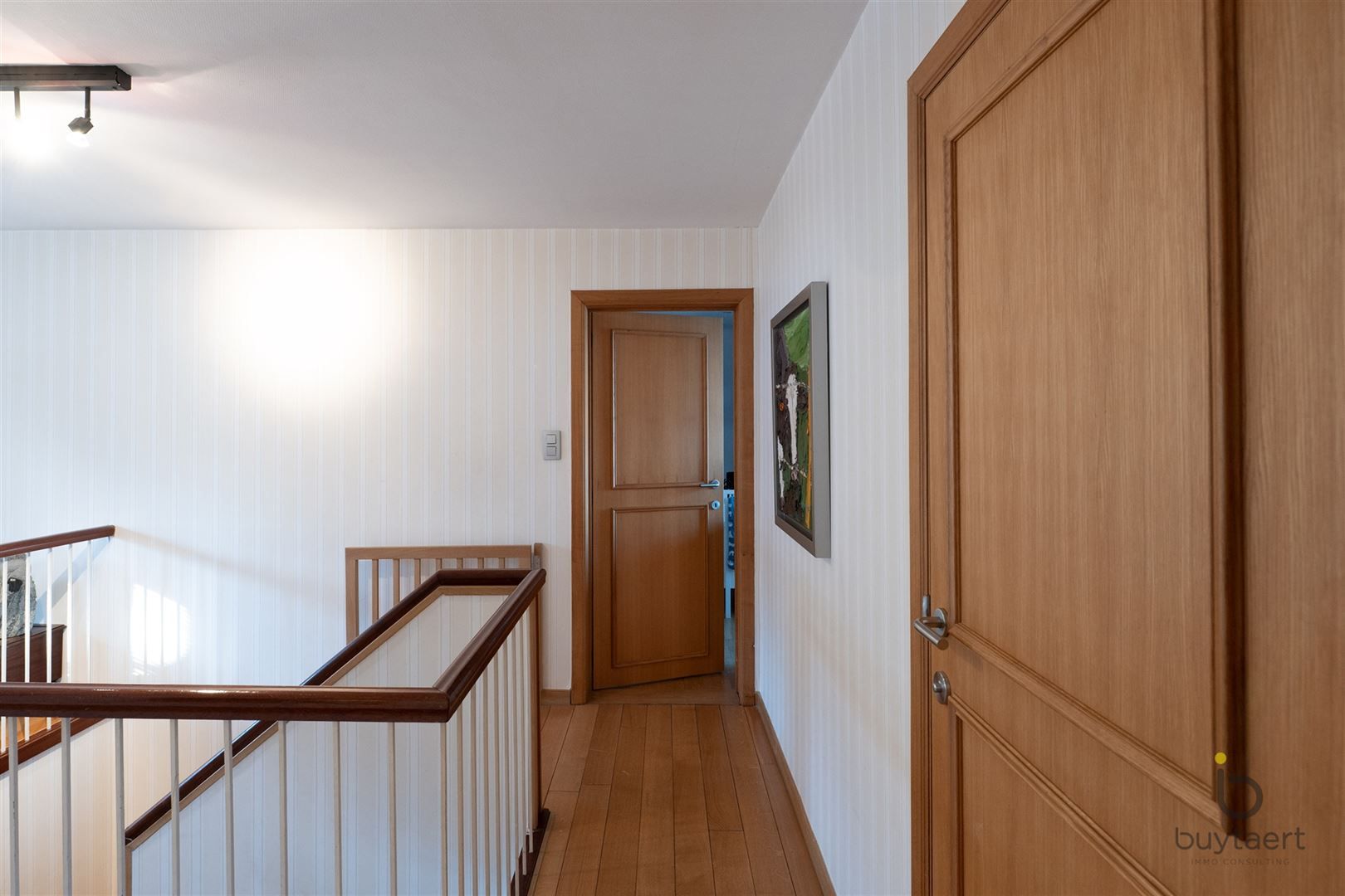 Villa met praktijk of  kangoeroewoning en Zuid - West tuin. foto 25