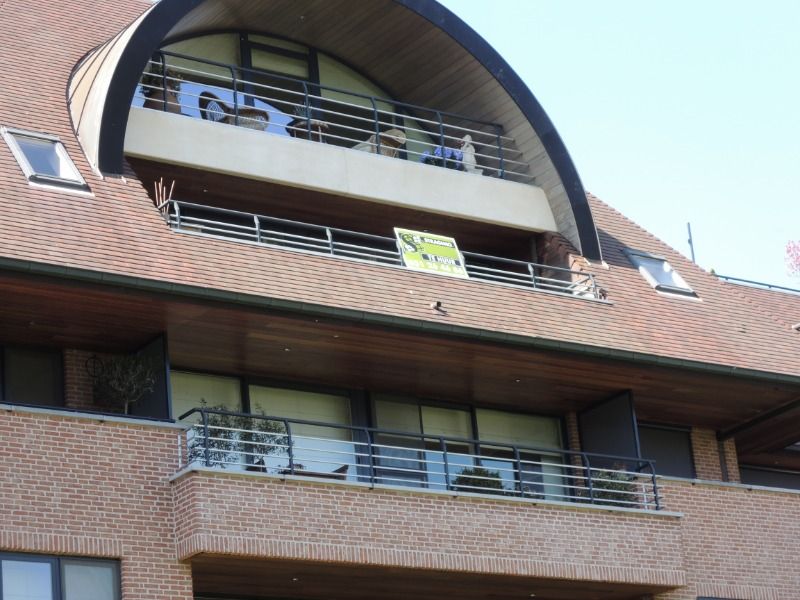 Instapklaar 2-slpk APPARTEMENT + GARAGE foto 3