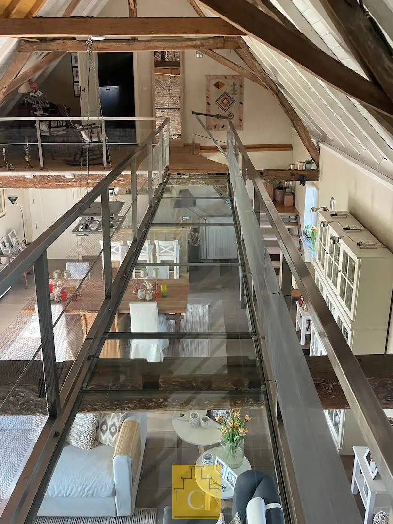 Idyllisch gelegen landgoed, voormalige hoeve, met karakterwoning, vakantieverblijf/boutique B & B met 6 vergunde kamers, parking en weide op circa 1 ha foto 7