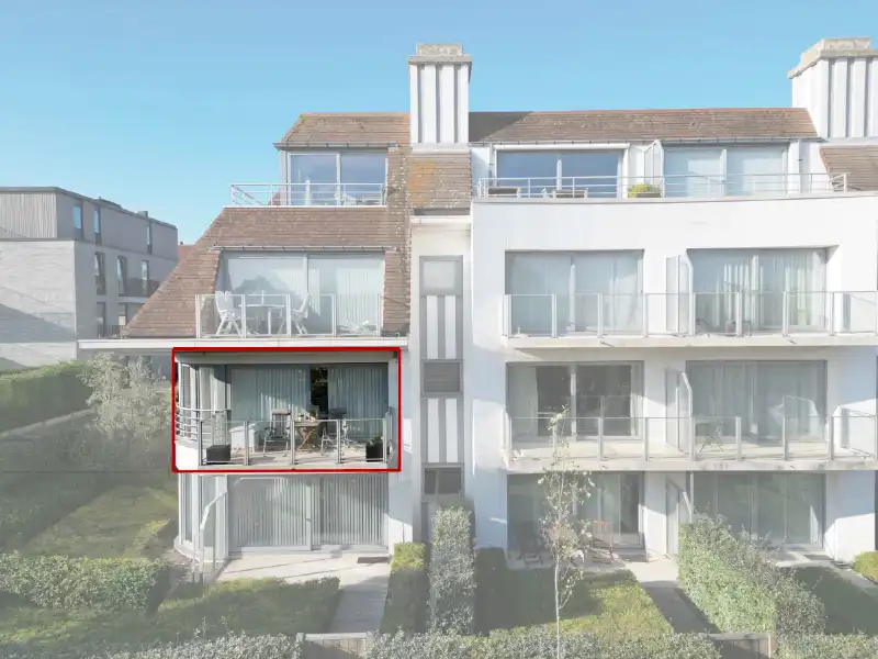 Ruim en rustig  gelegen villa-appartement met 2 slaapkamers en 3 terrassen - een unieke kans! foto 3