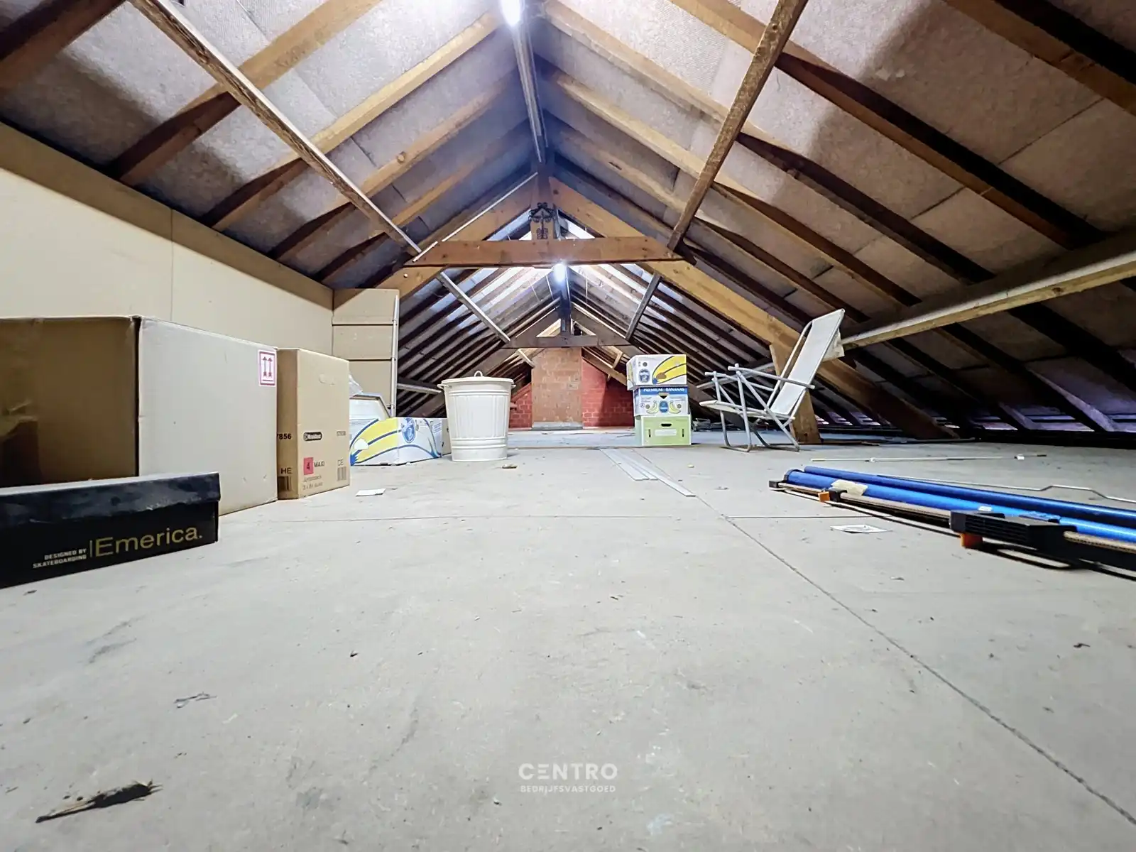 Ruimtelijk magazijn met toonzaal, kantoor en woonst te Lichtervelde, ideaal voor wonen én werken op een perceel van 1.002m²! foto 49