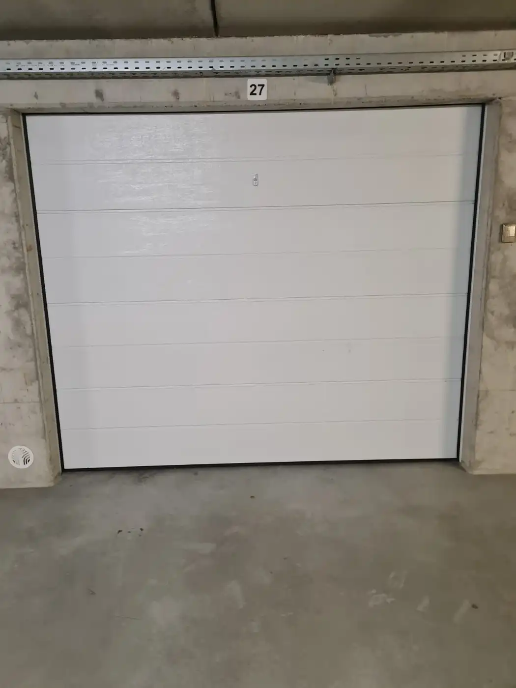 Garage in recent complex – Nieuwpoort foto 3