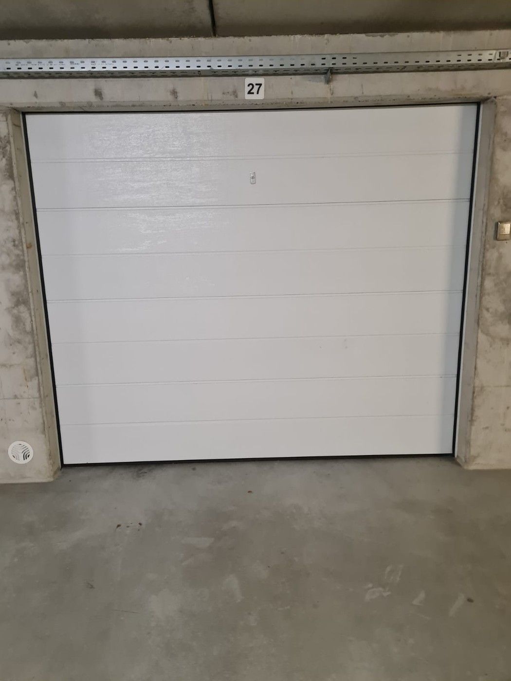 Garage in recent complex – Nieuwpoort foto 3