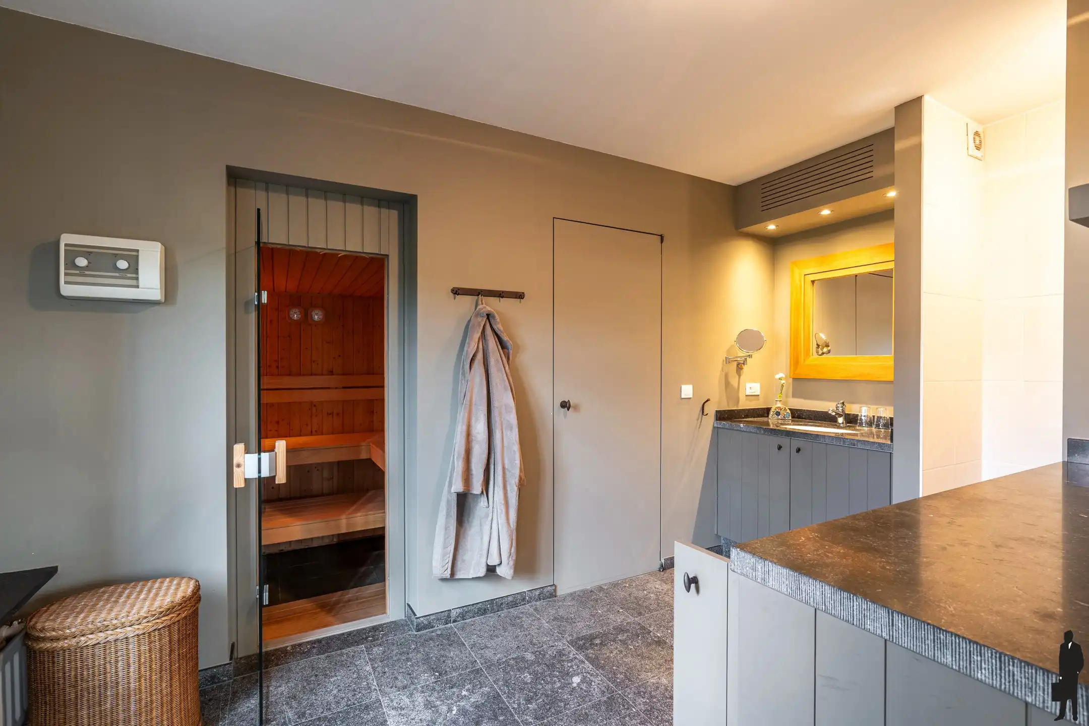 Rustig gelegen villa met 5 slaapkamers, sauna en bijgebouw foto 25