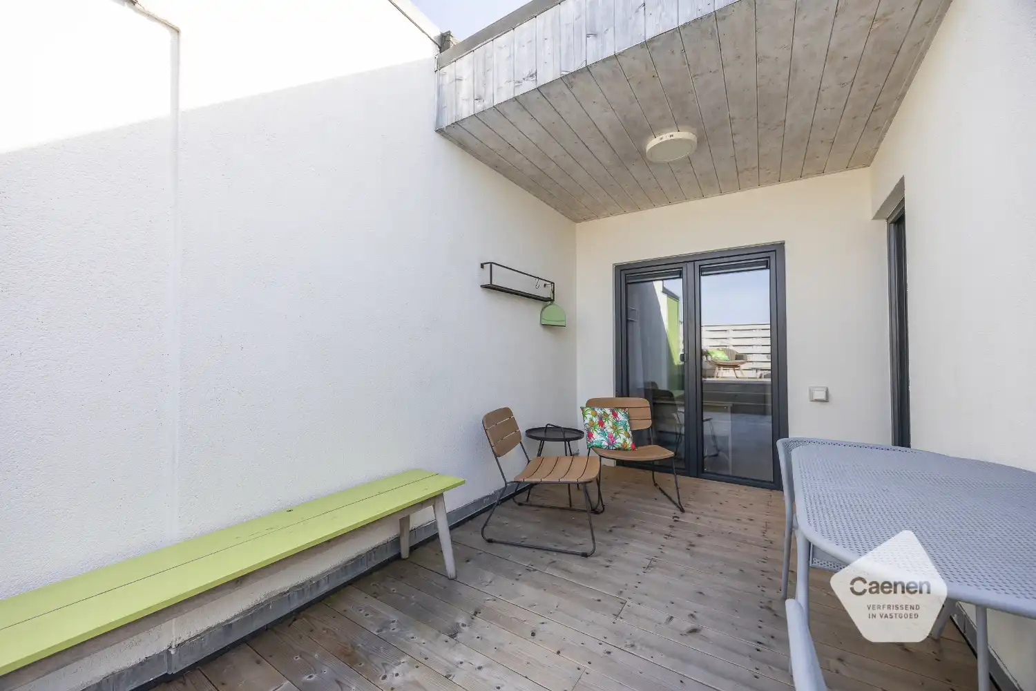 Ruim gerenoveerd drie slaapkamer appartement nabij centrum Oostende foto 27