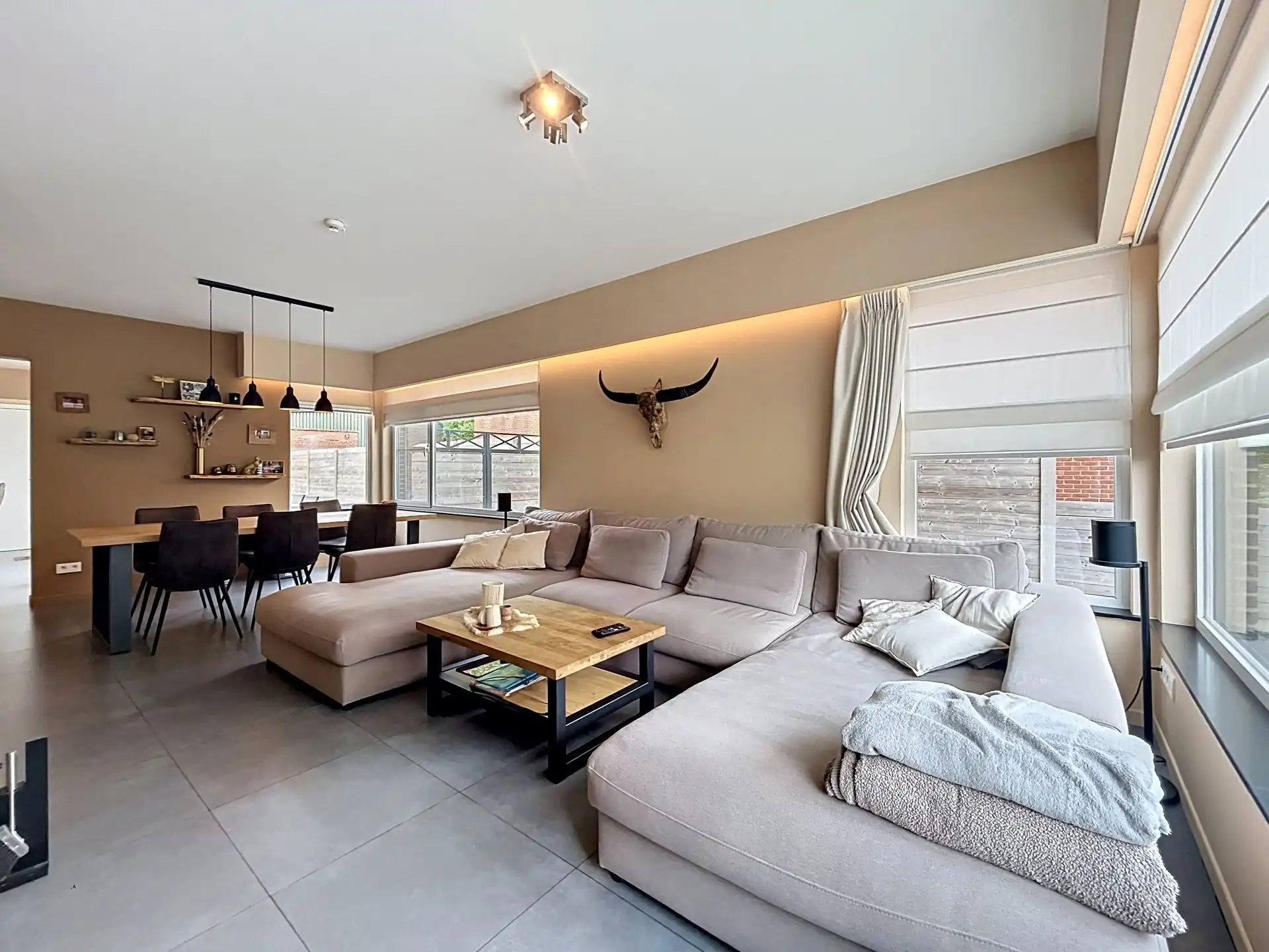 Instapklare gezinswoning met 4 slaapamers op perceel van 348m² foto 2