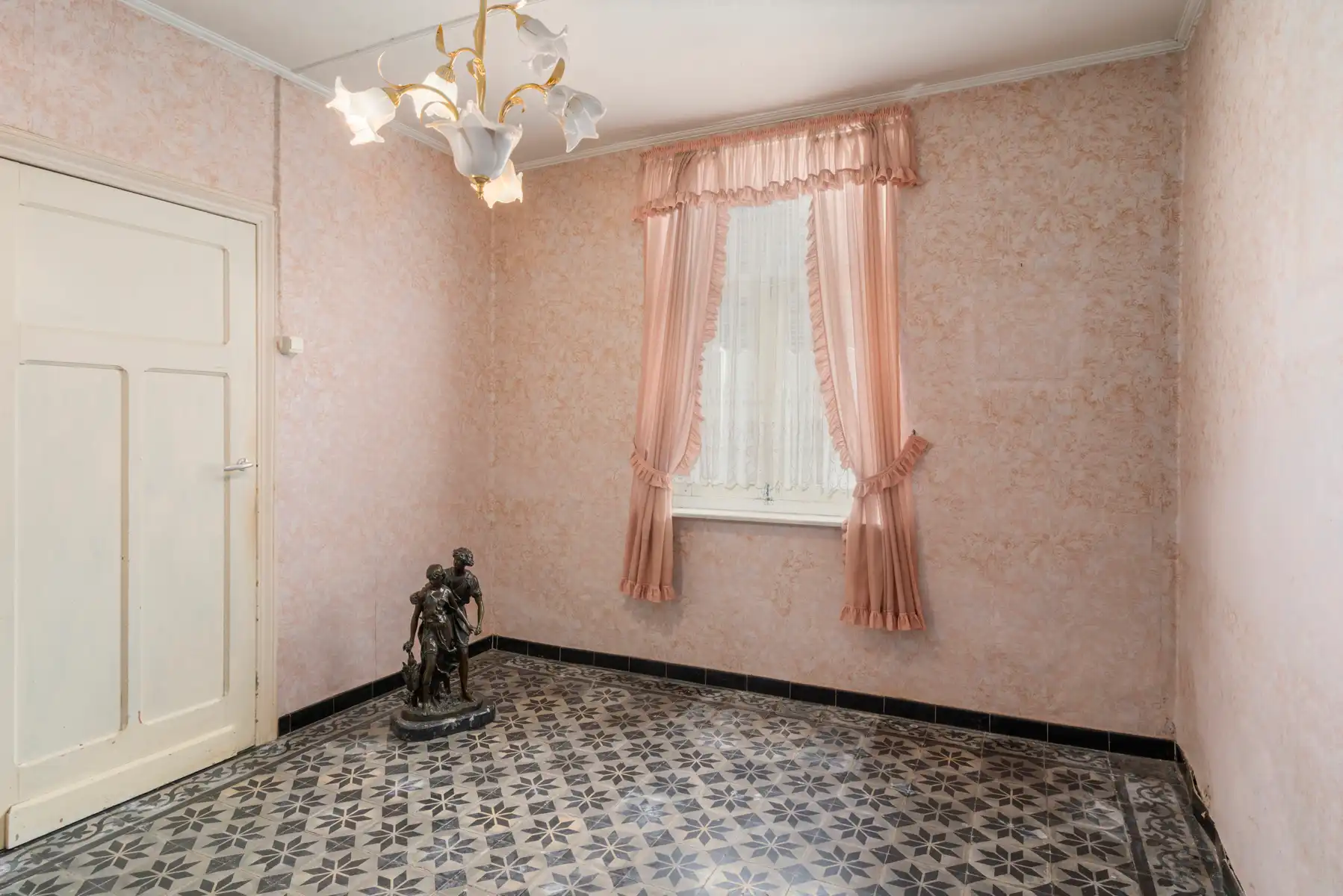 Te renoveren halfopen bebouwing op rustige locatie foto 5