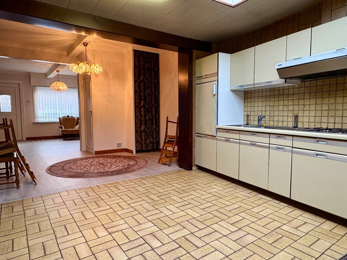 Woning dichtbij centrum Kuurne met parkeerplaats, gezellige tuin. foto 4