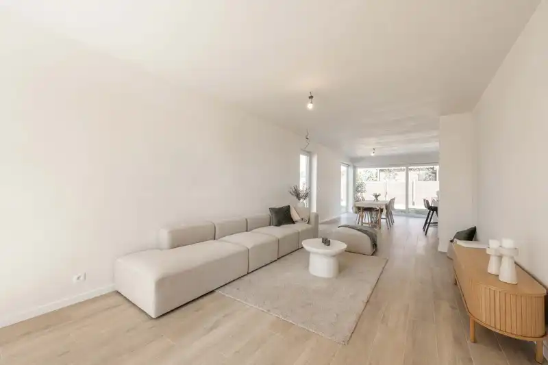 🏡✨ Prachtige nieuwbouwwoning met 3 slaapkamers TE KOOP in Sint-Eloois-Vijve! foto 5