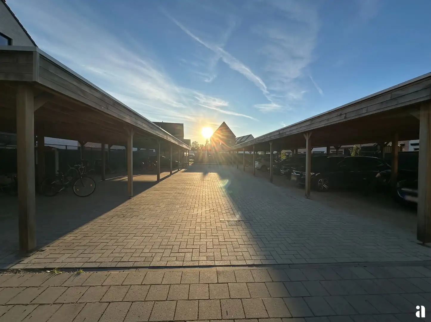 Waar licht, comfort, ruimte en een vaste carport samenkomen! foto 14