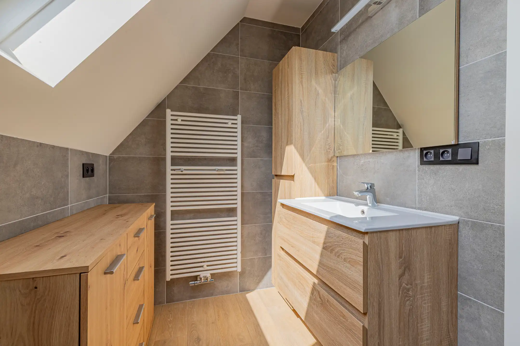 RONSE - Instapklare woning met  3 slpks en mooie tuin foto 19