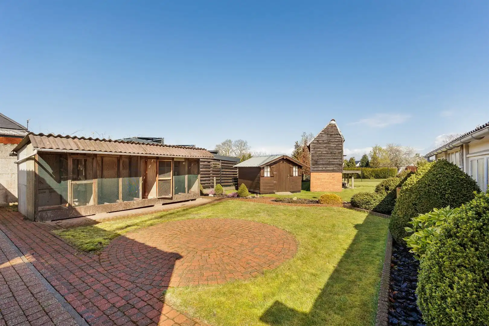 Instapklare woning met garage en tuin! foto 20