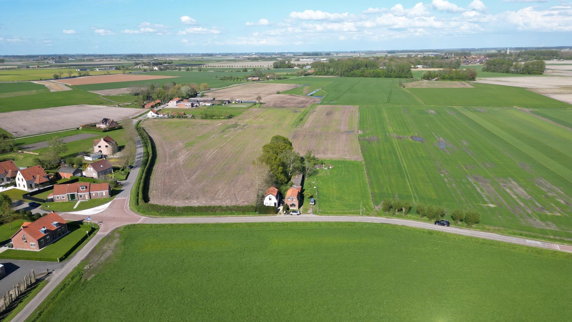 Bouwgrond met een oninneembaar uitzicht van meer dan 2.2 ha over de velden en natuur! foto 2