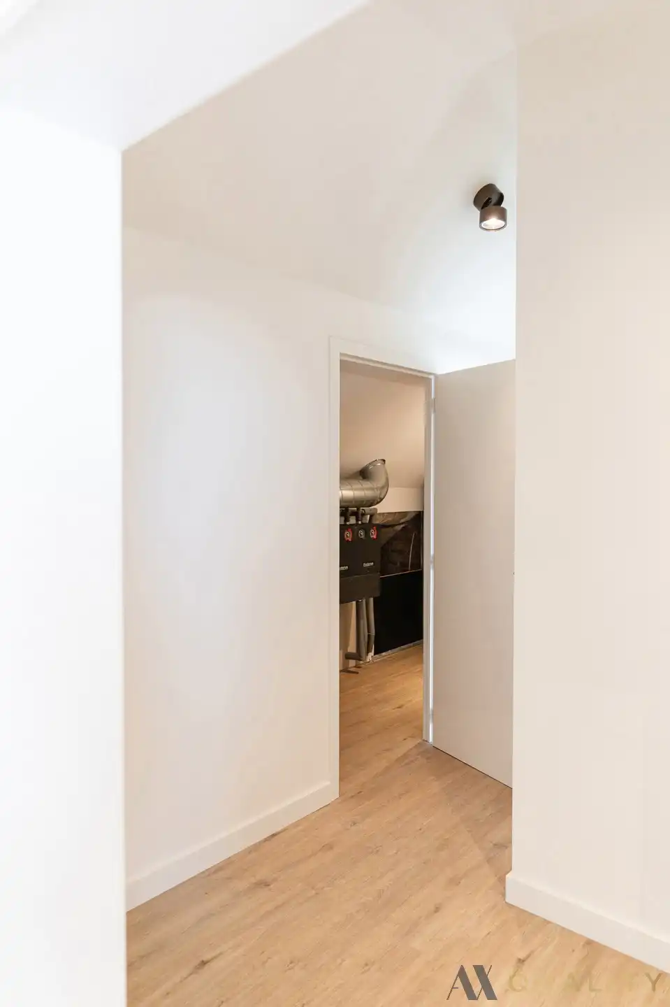 Totaal gerenoveerde burgerwoning met garage, 4 slaapkamers en zonnige Zuidwest-tuin in Peizegem (Merchtem) foto 26