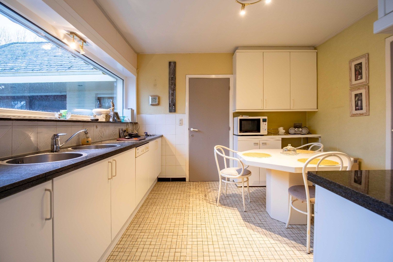 Centraal gelegen bungalow in groene omgeving St-Andries foto 5