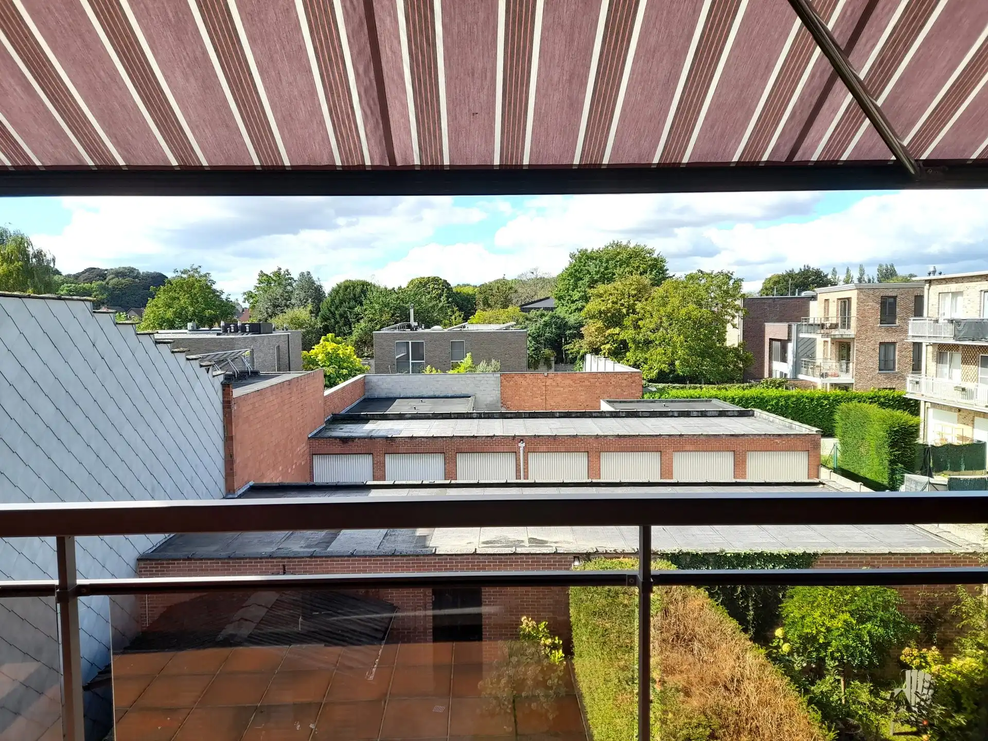 Gerenoveerd en lichtrijk appartement op goede ligging foto 19