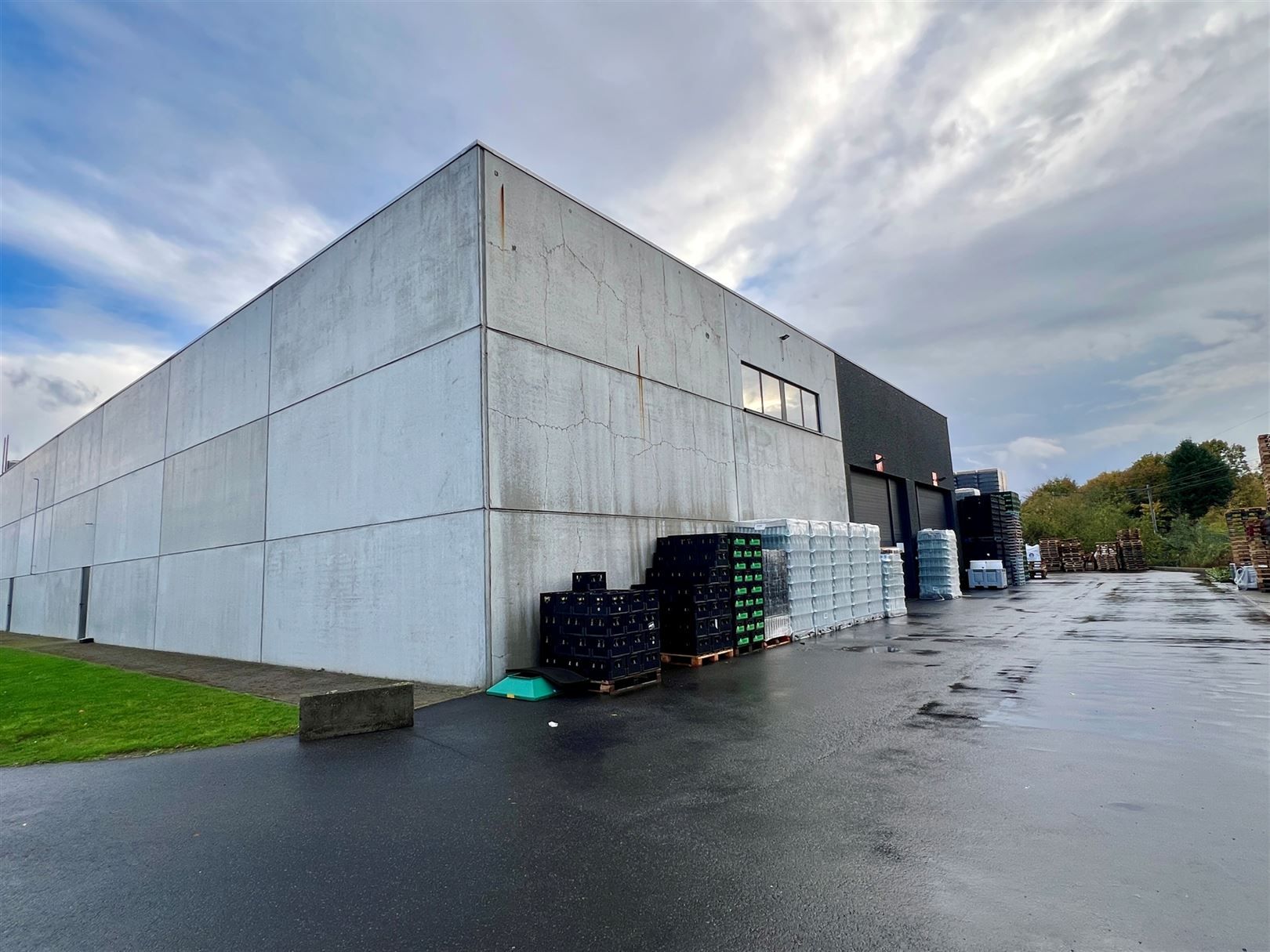 KMO units nabij The Loop foto {{pictureIndex}}