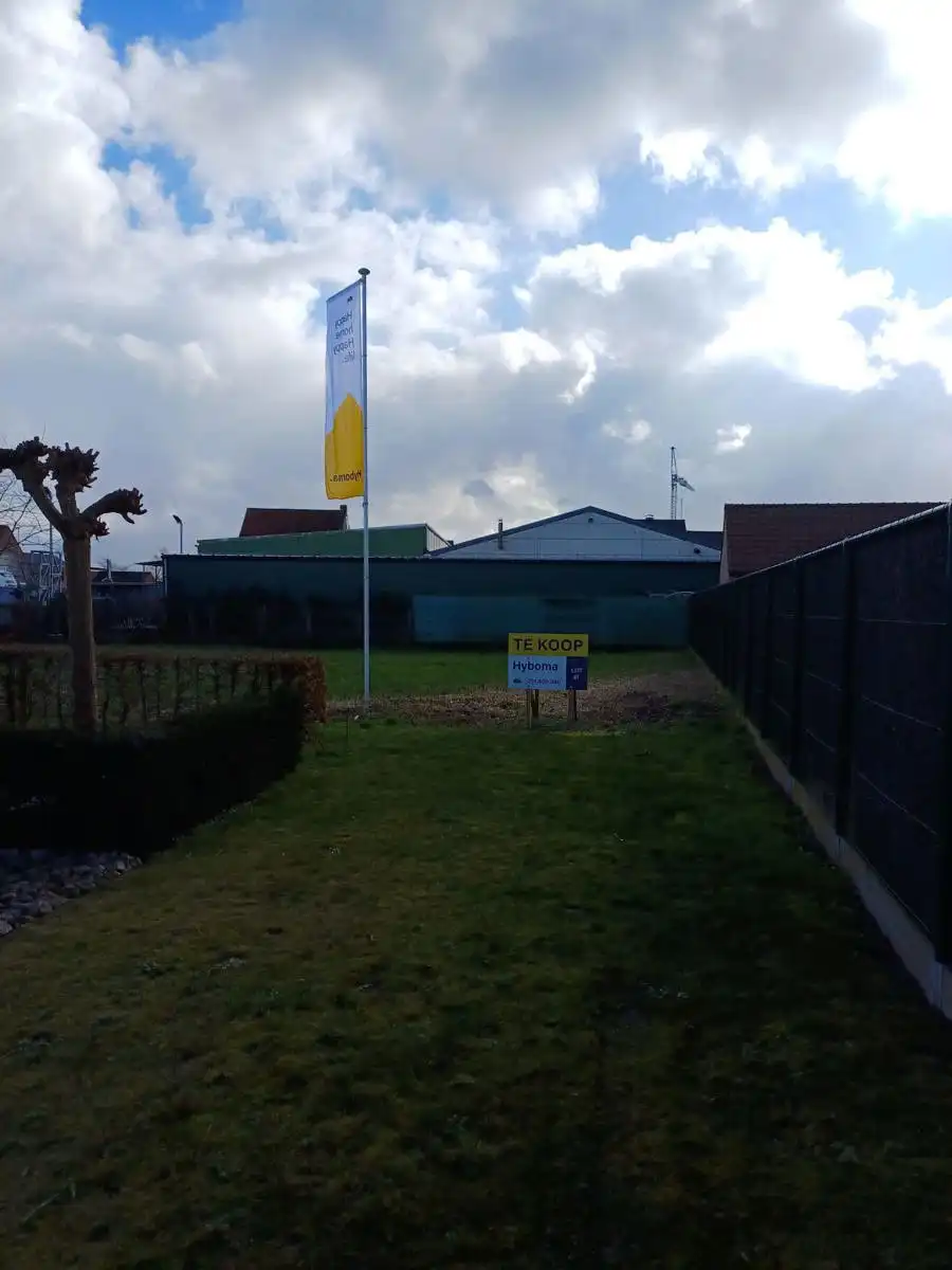 Villaperceel foto {{pictureIndex}}