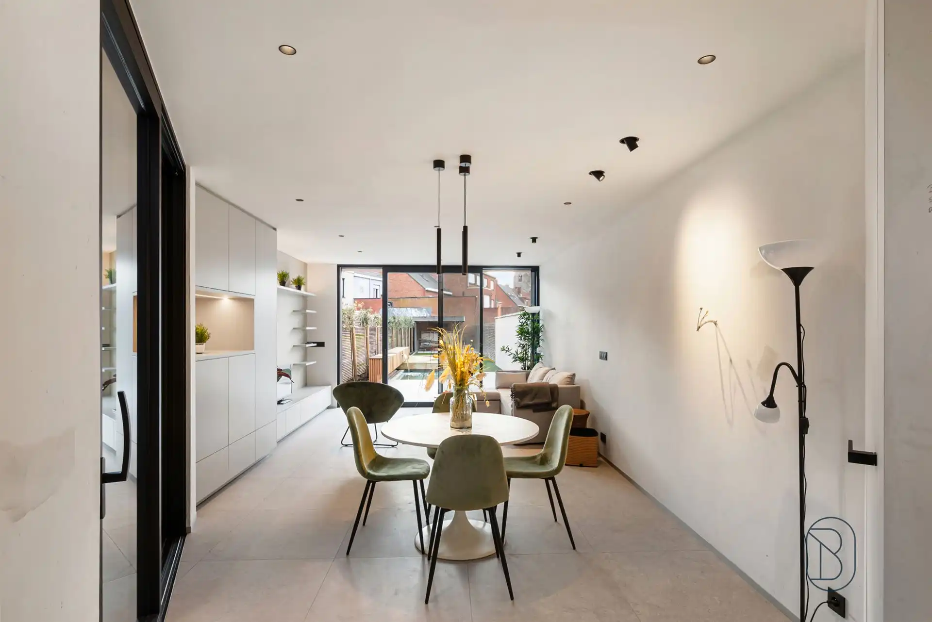 Topgelegen stijlvolle kwalitatieve nieuwbouw met zwembad. foto 6