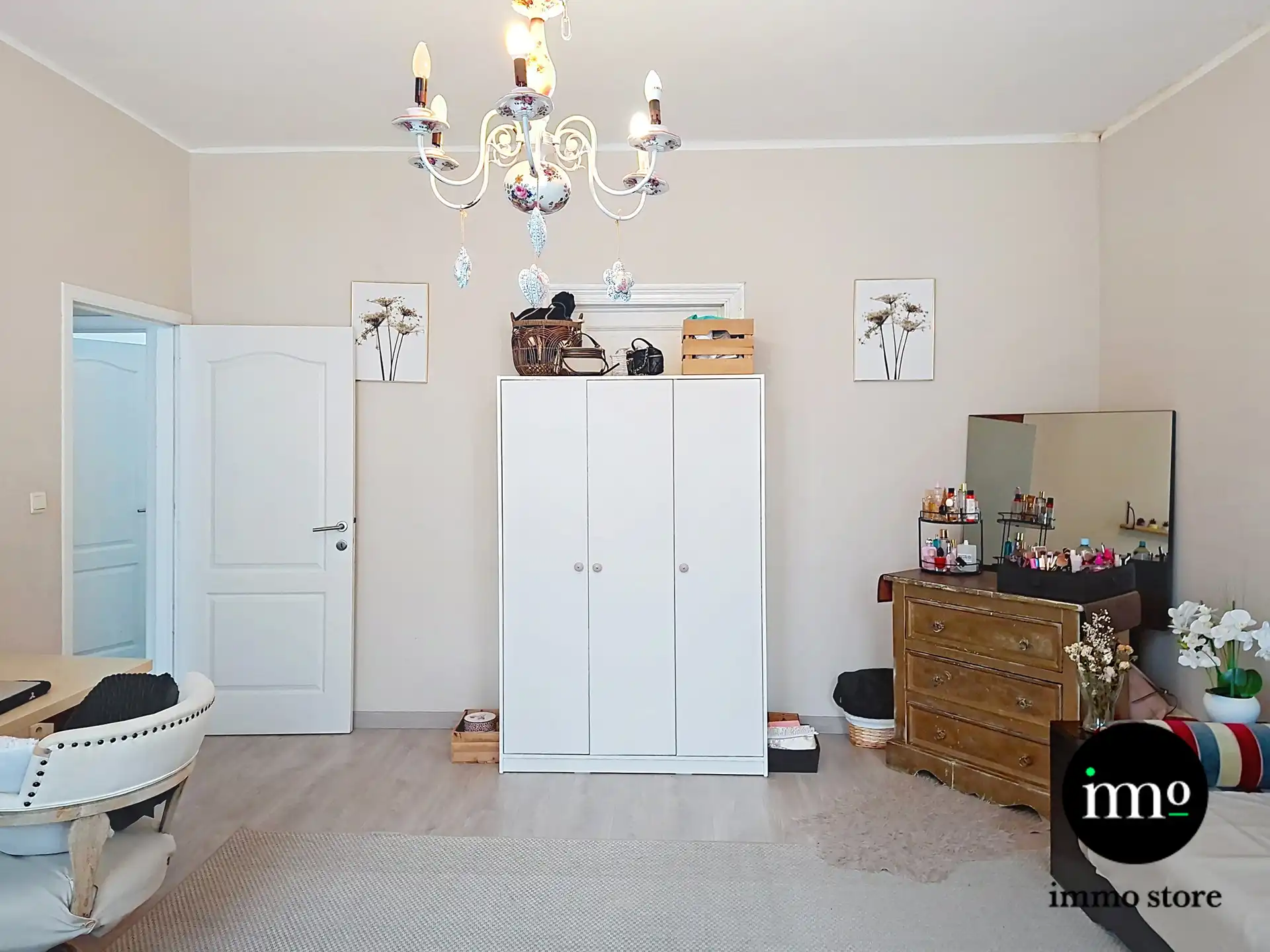 Ruime woning met 4 slpk en veel potentieel foto 16