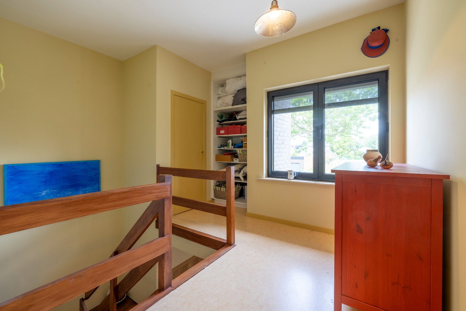 Instapklare en ruime gezinswoning met 3 slk, garage en tuintje foto 19