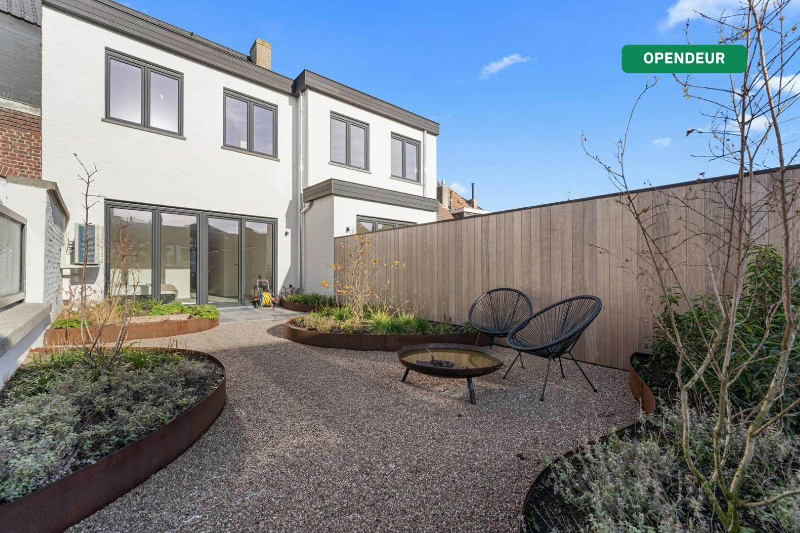 Prachtig huis te koop in Ieper centrum met 4 slaapkamers foto {{pictureIndex}}