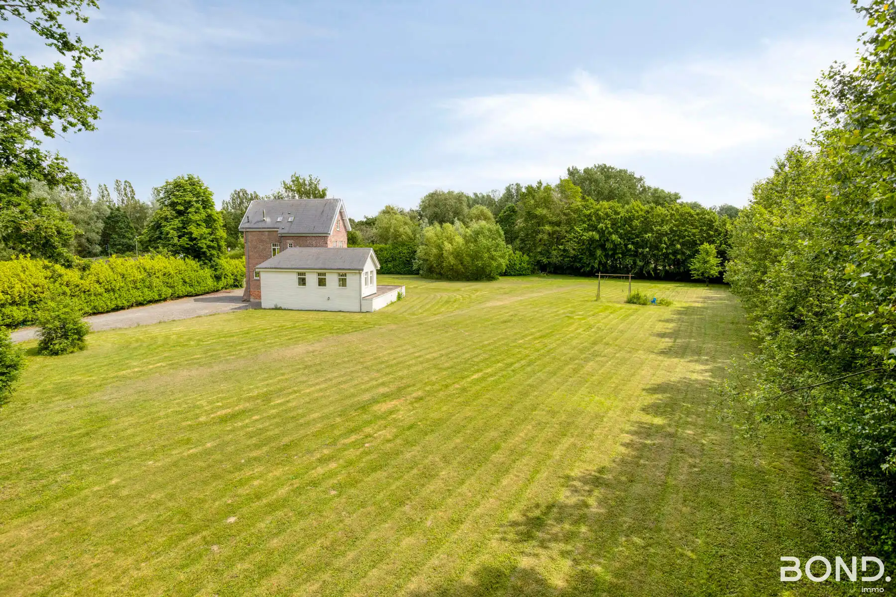 Villa op privédomein van +/- 1,7 hectare foto 38