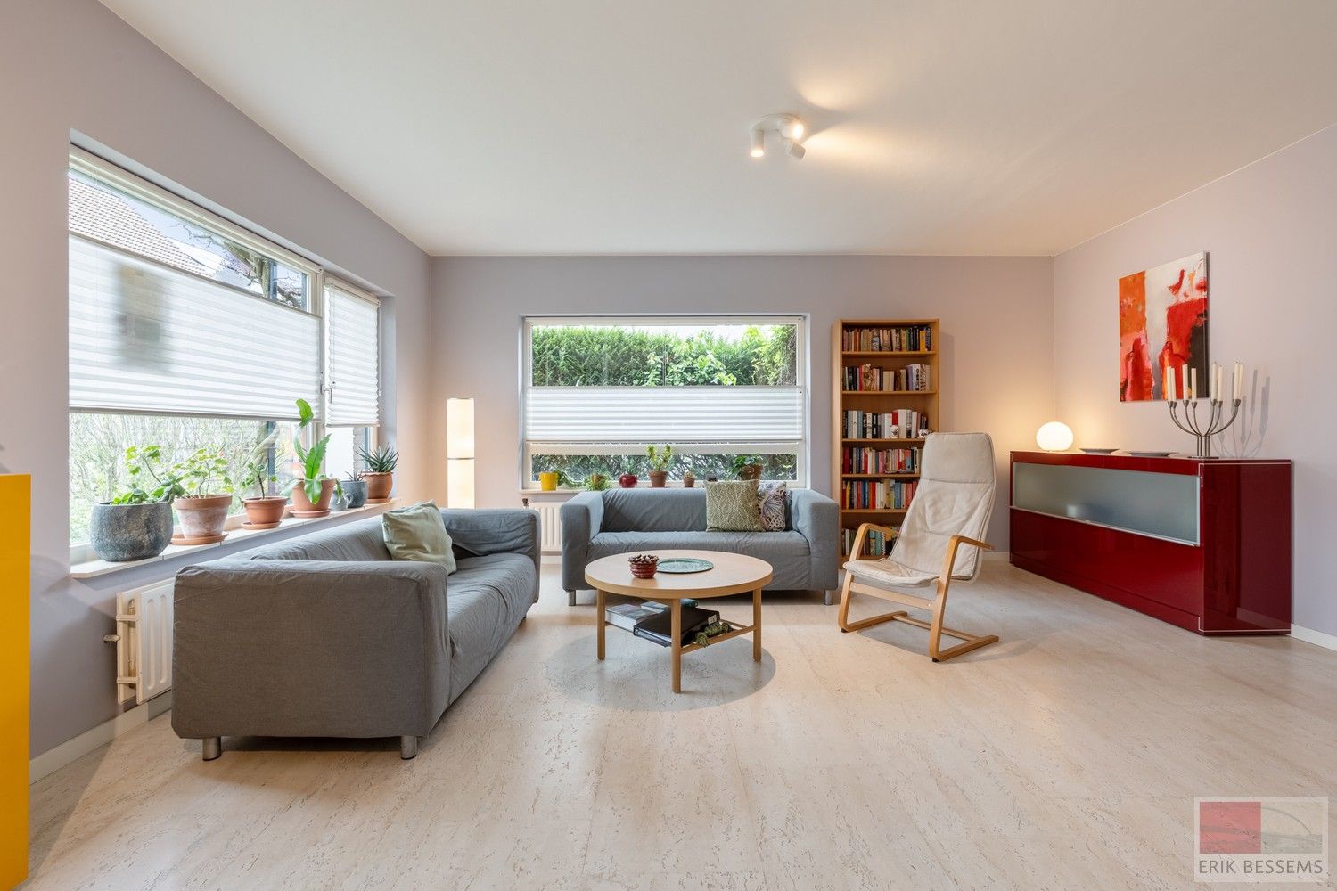 Karaktervolle woning uit 1980 bevindt zich op een perceel van maar liefst 1.399 m² en biedt een bewoonbare oppervlakte van 278 m² foto 6
