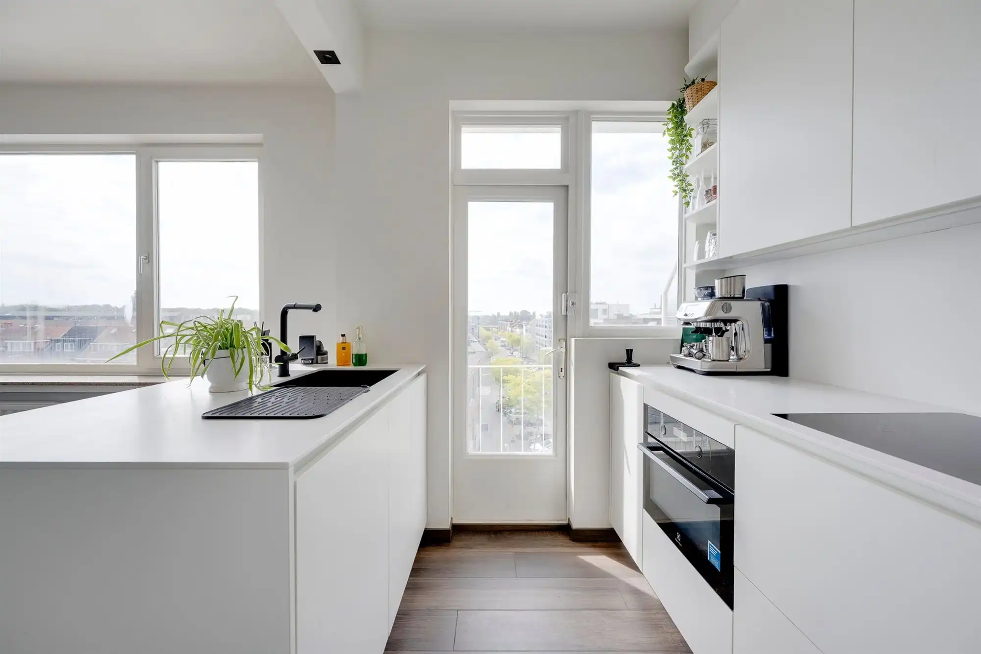 Lichtovergoten hoekappartement inclusief garagebox foto 7