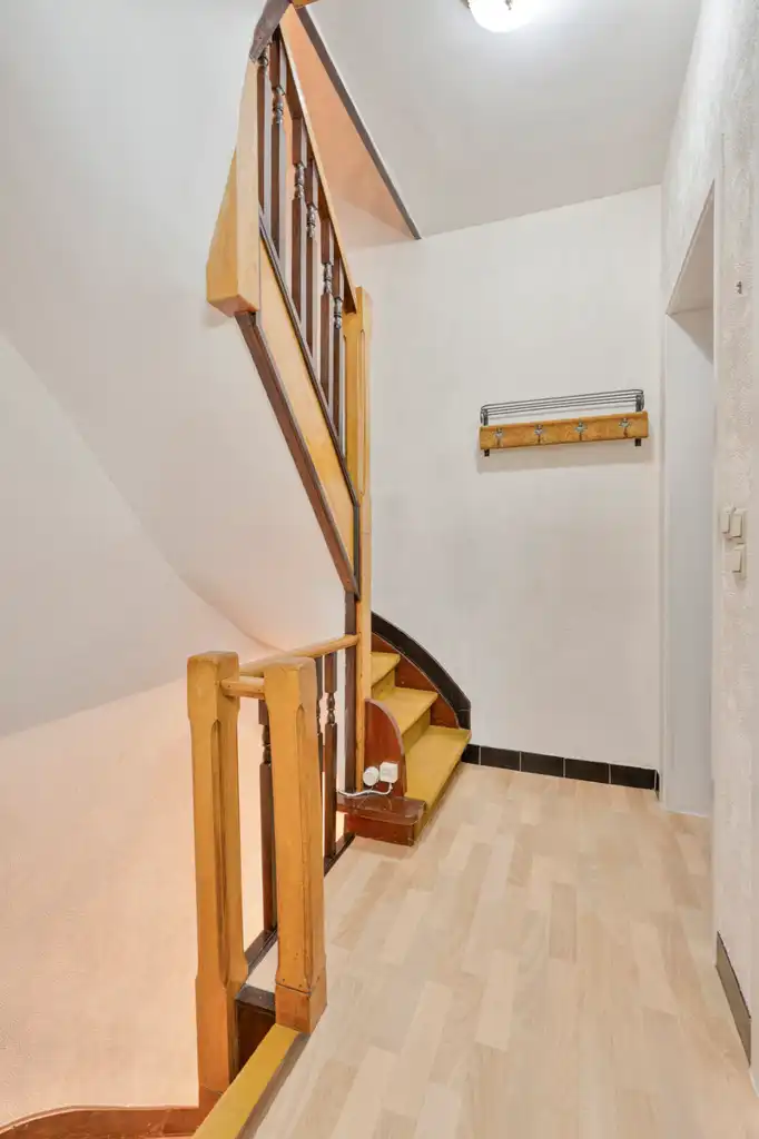 Bel-étagewoning met garage foto 5