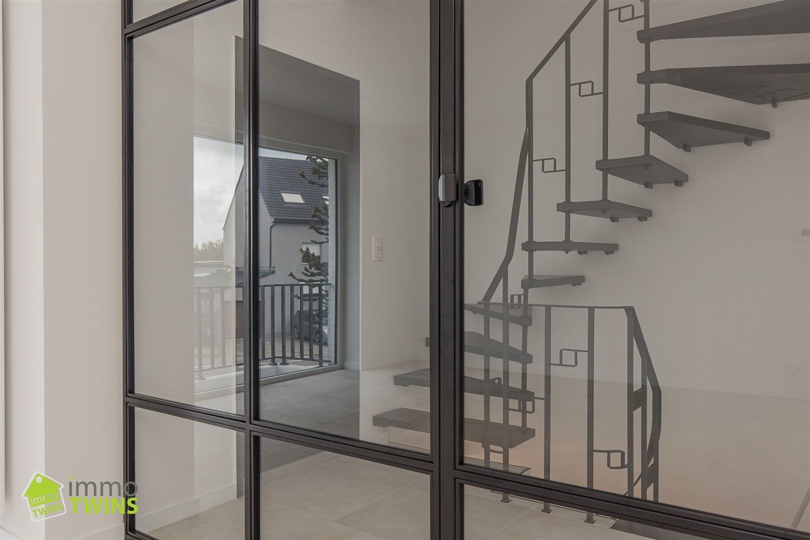 Ruime gerenoveerde bel-etagewoning te Oudegem foto 12