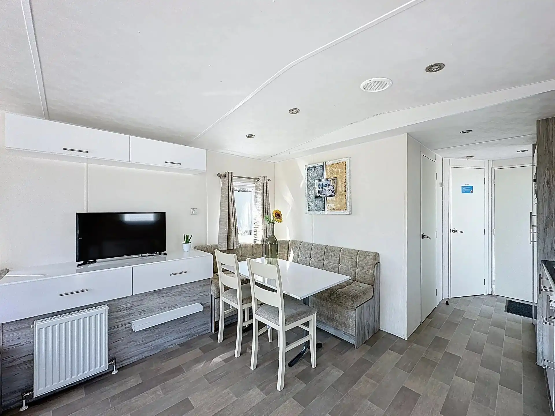 Chalet voor 4 personen gelegen te Europarcs Zilverstrand in Mol. foto 5