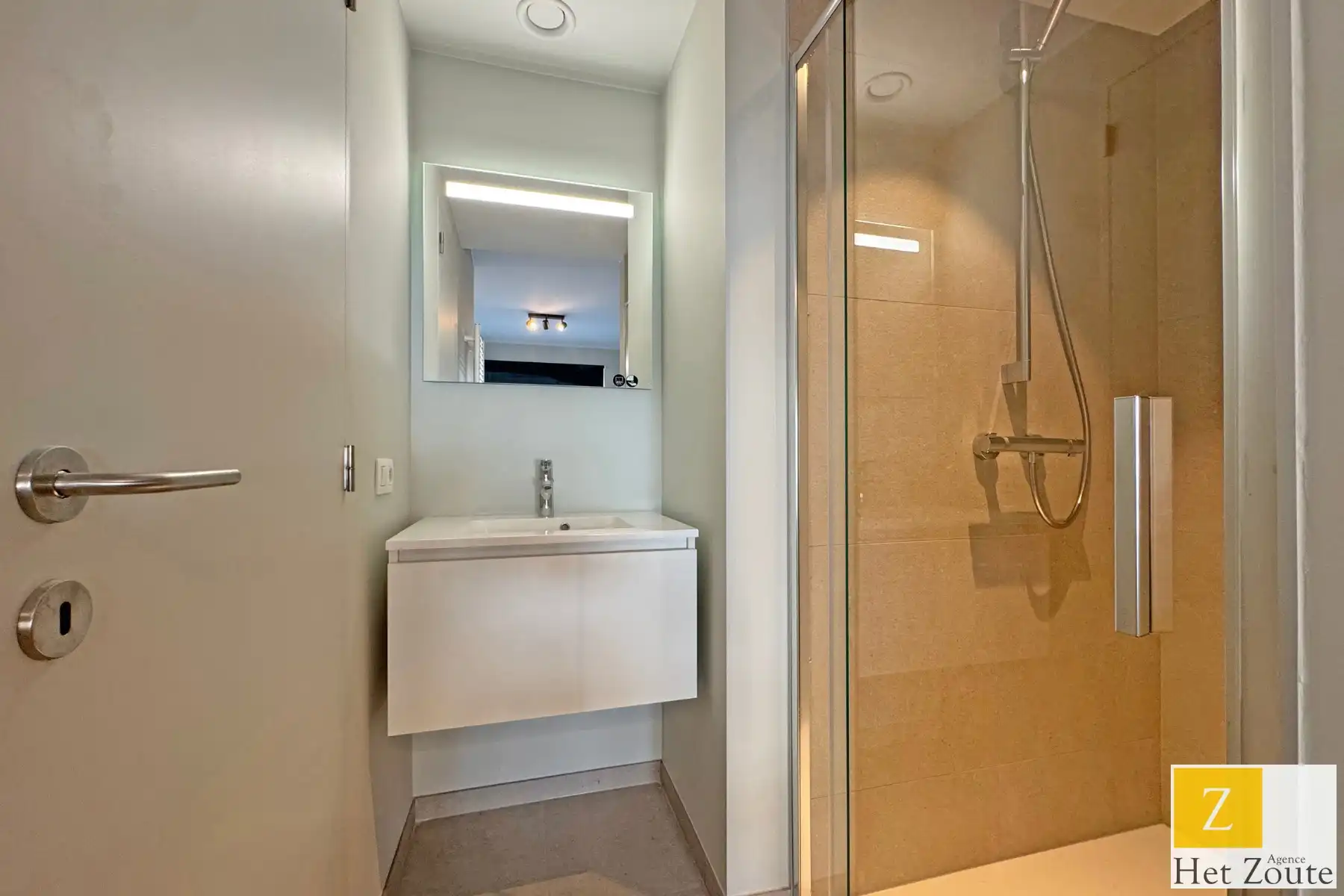 Appartement op toplocatie met aangenaam terras foto 15