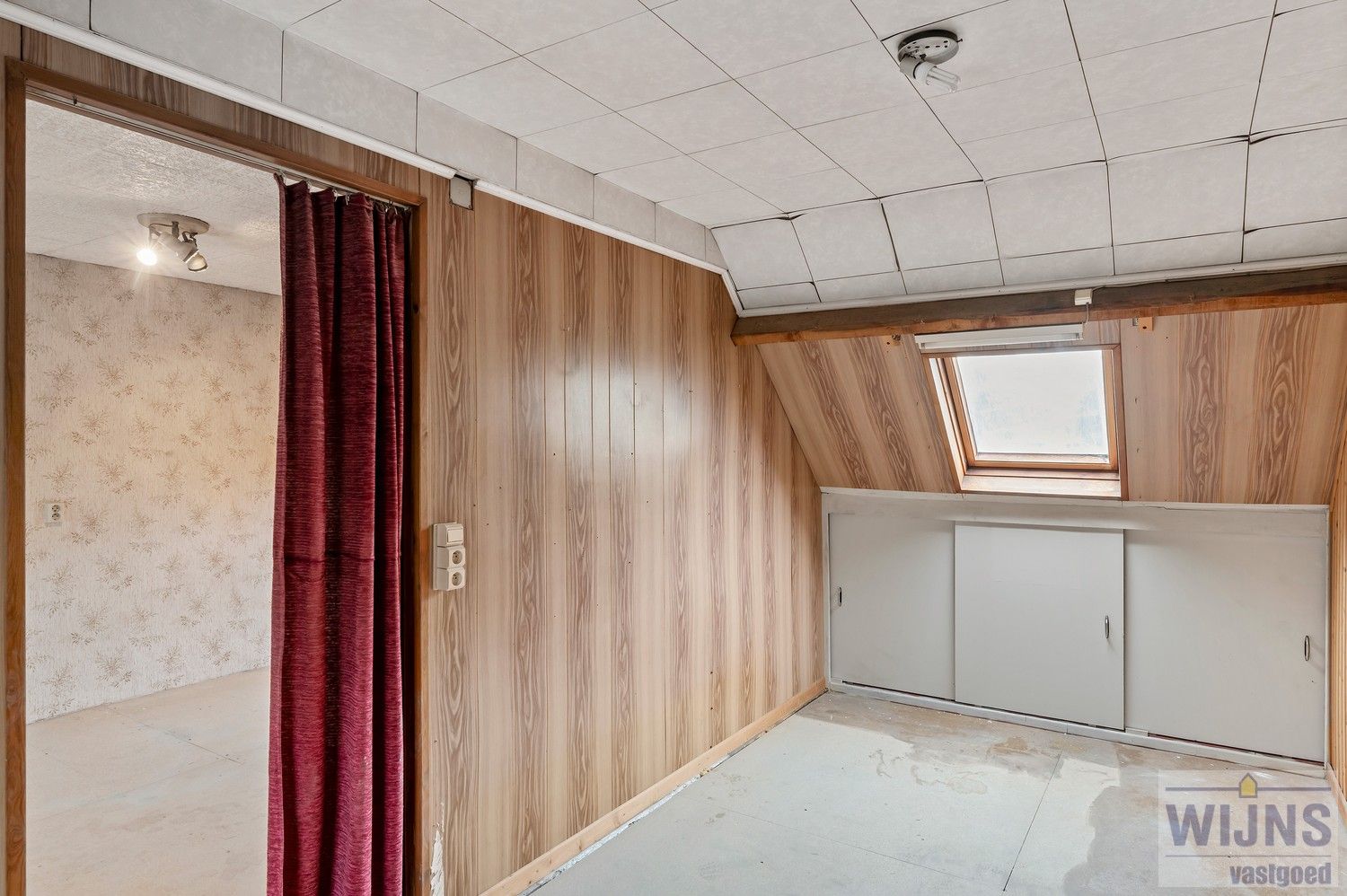 TE RENOVEREN WONING MET ACHTERUITGANG IN HET CENTRUM VAN EMBLEM foto 17