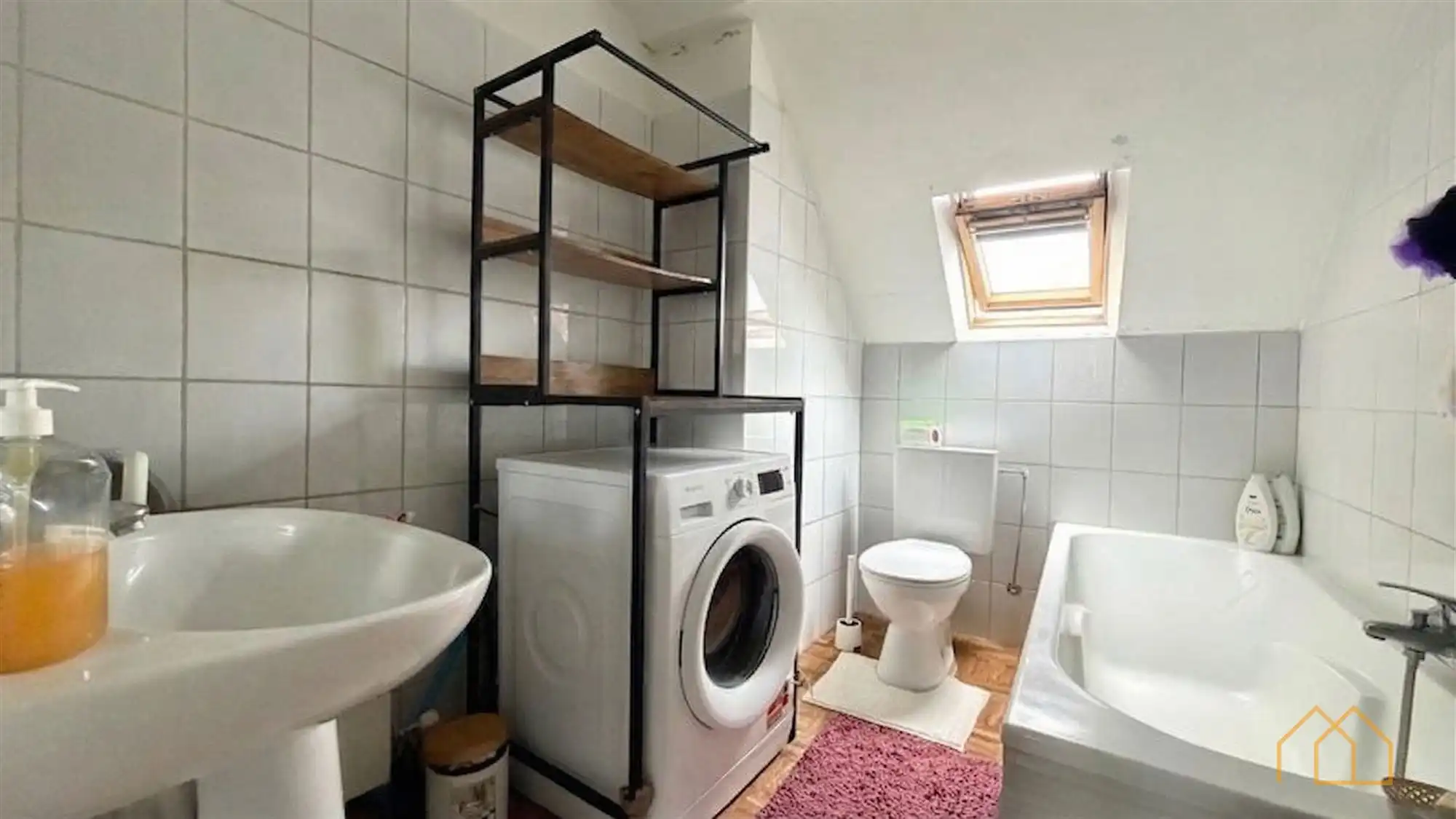 Dakappartement met 2 slaapkamers en parkeerplaats foto 8