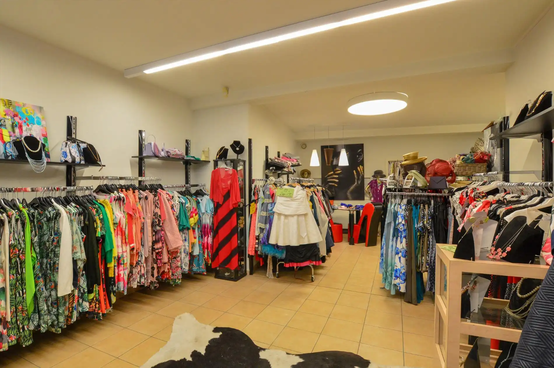 Goed gelegen handelsruimte/winkelruimte in het toeristisch centrum van Bredene aan zee foto 3