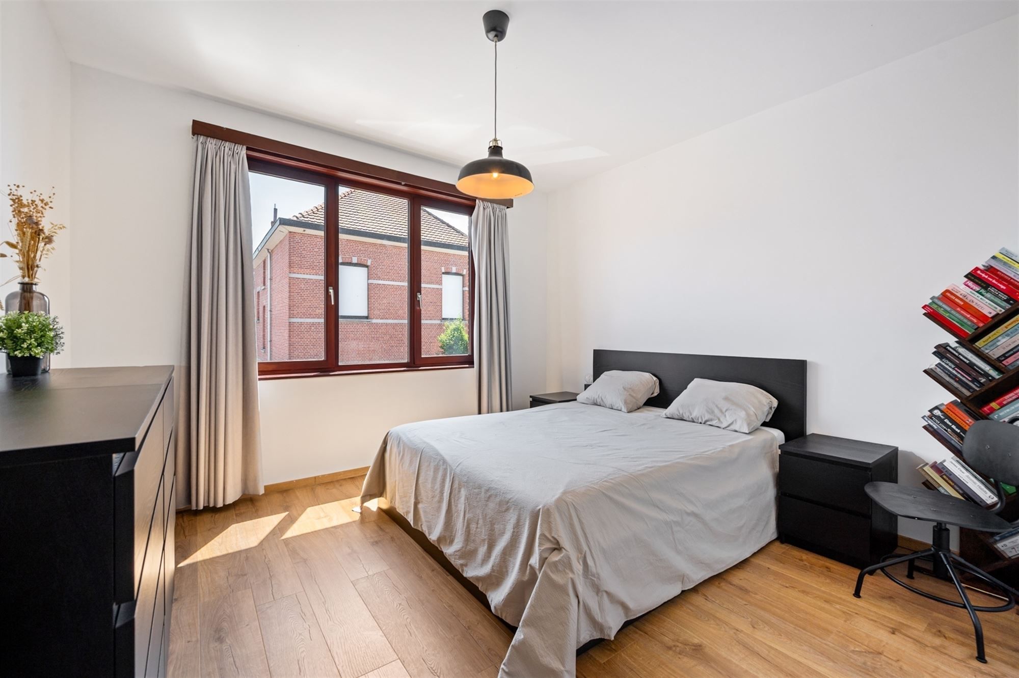 Instapklare woning met 3 SLPK aan de vaart te Mechelen. foto 10