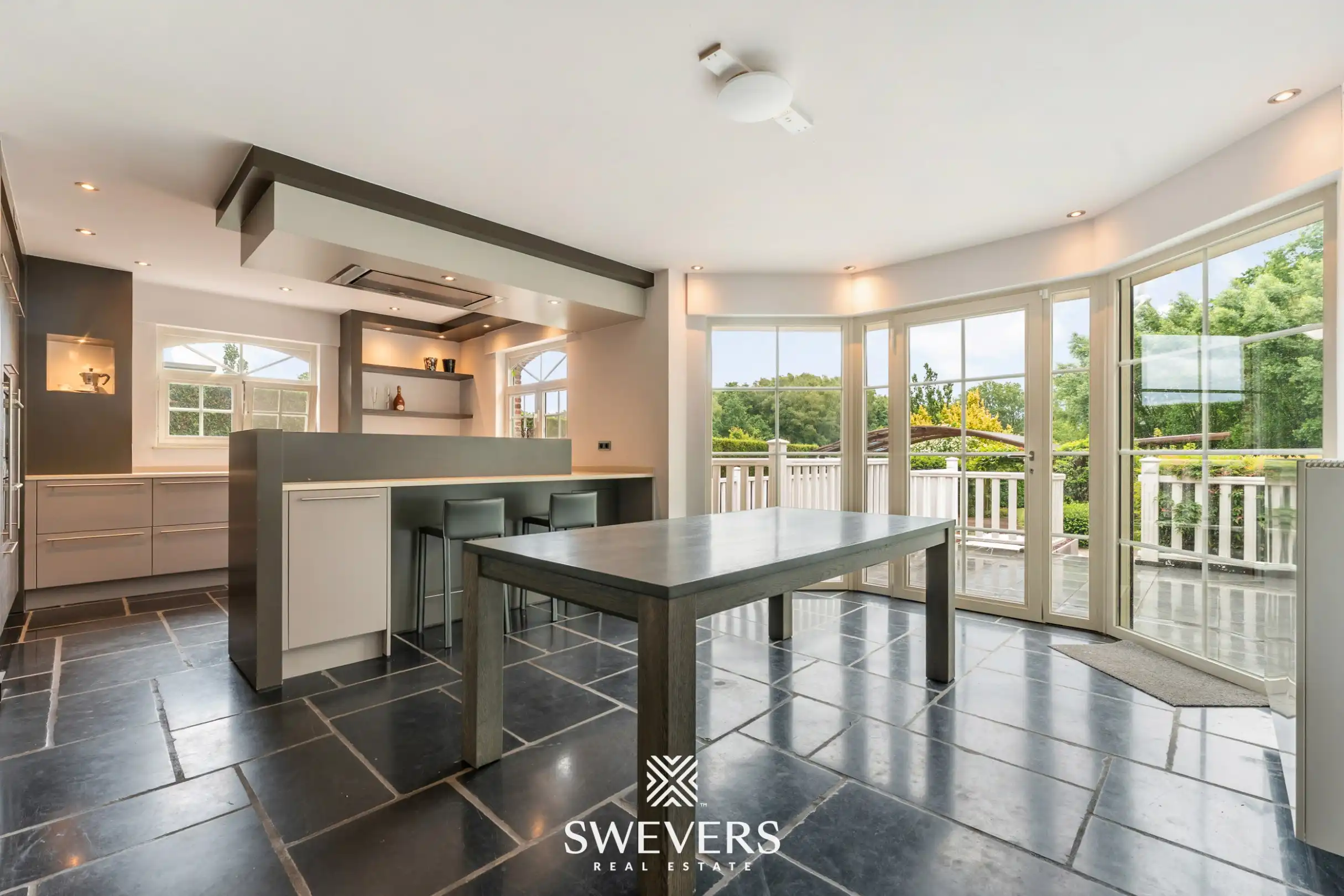 Luxueuze villa op zonrijk perceel (15a 35ca) te Beringen foto 10