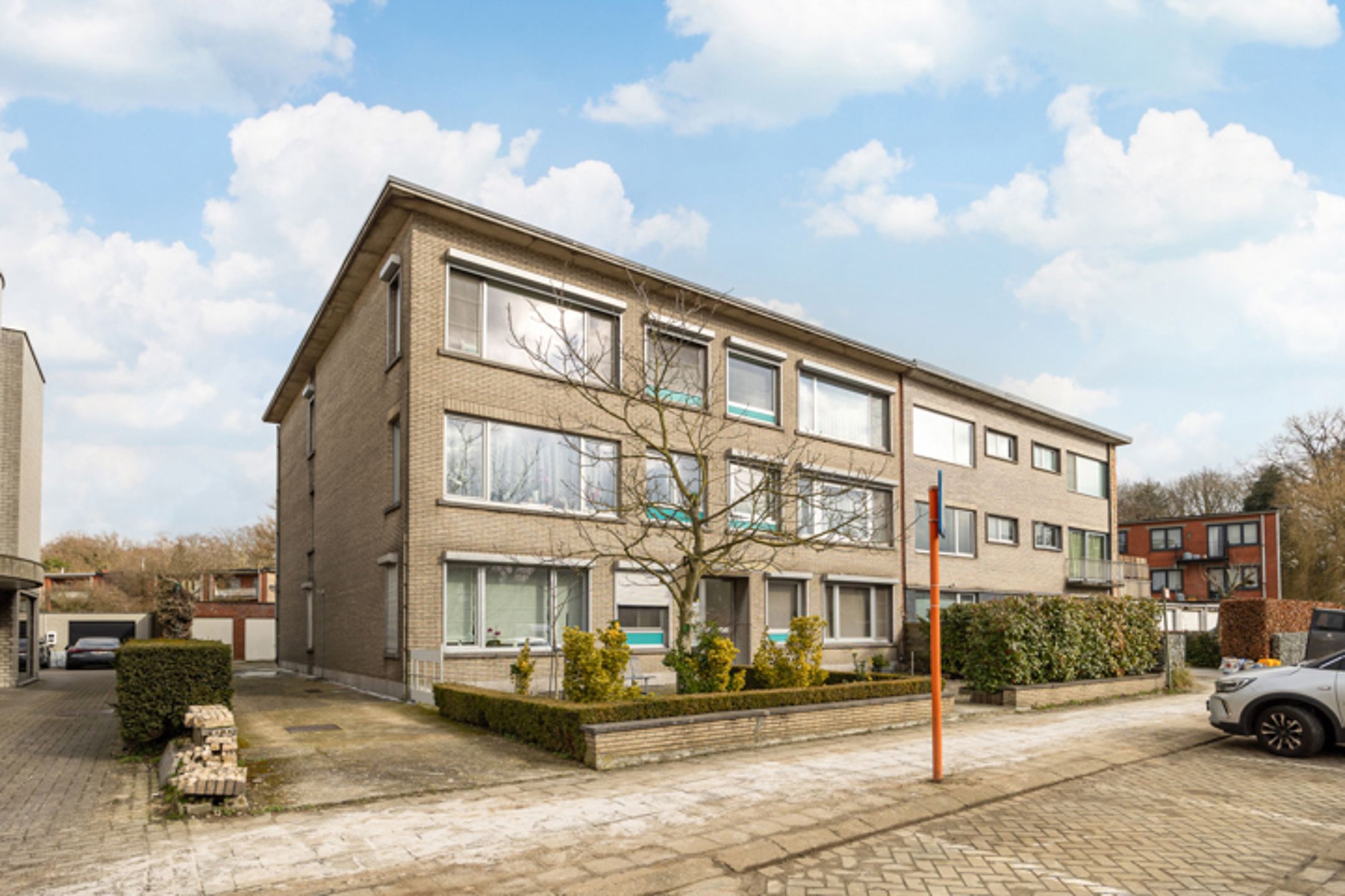 mooi appartement met terras en veel lichtinval met 2/3 slaapkamers  foto {{pictureIndex}}