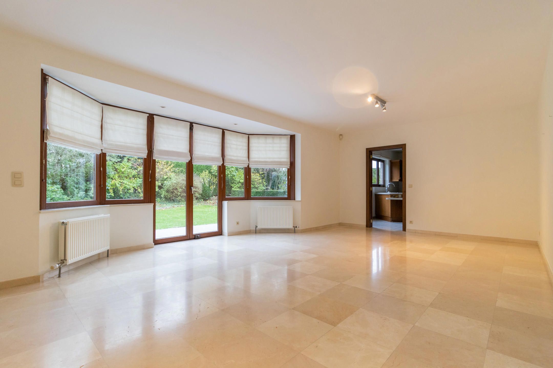 Ideaal gelegen villa met 4 slaapkamers foto 3