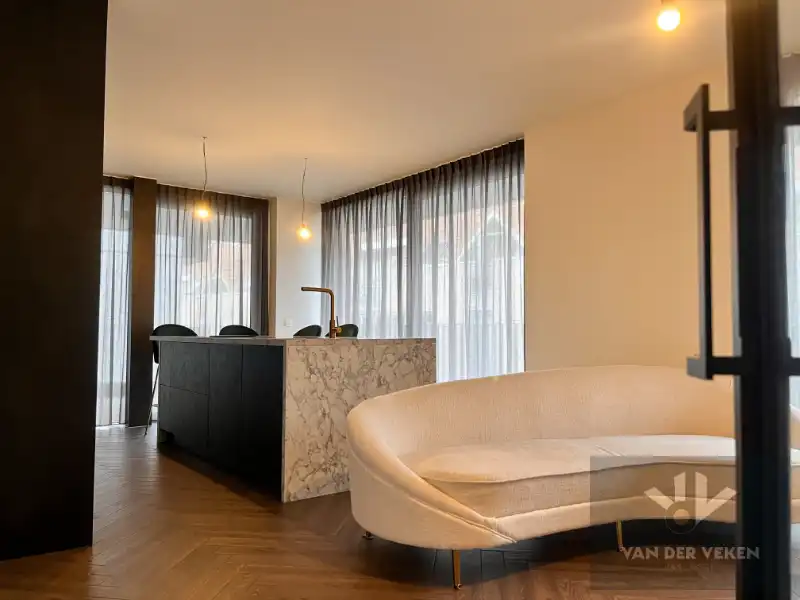 LUXUEUS AFGEWERKT NIEUWBOUWAPP MET RIANT TERRAS foto 2