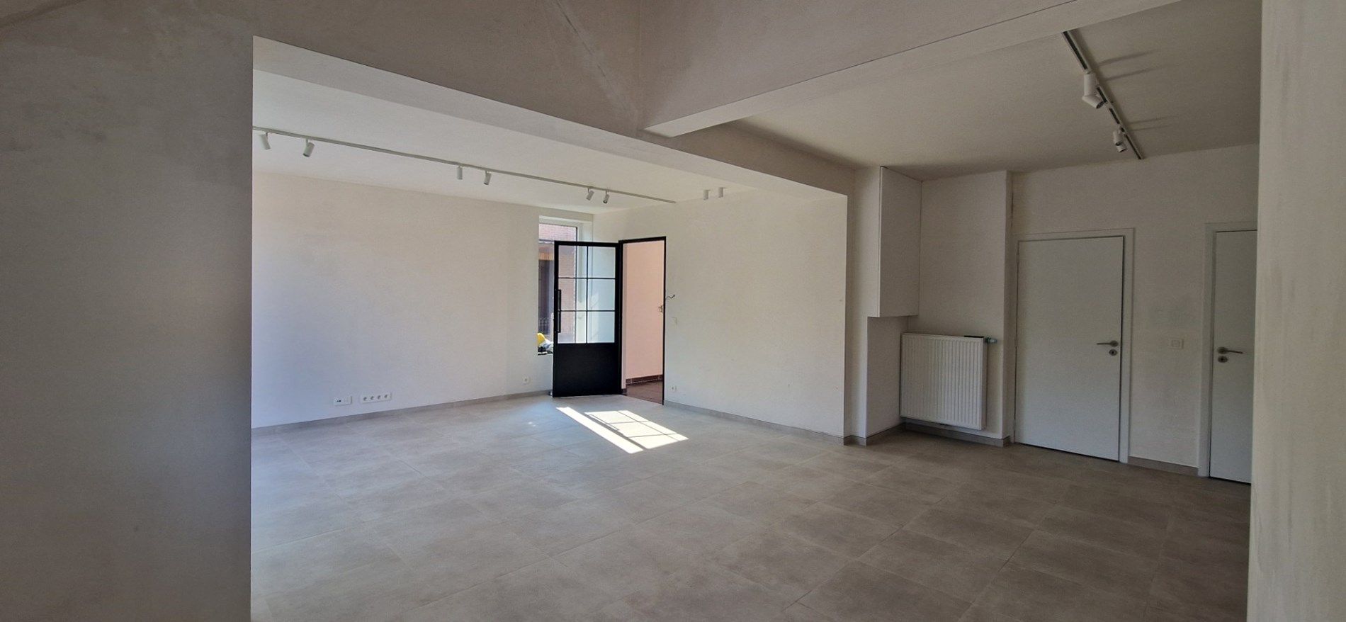CHARMANTE WONING NABIJ CENTRUM WINGENE foto 3