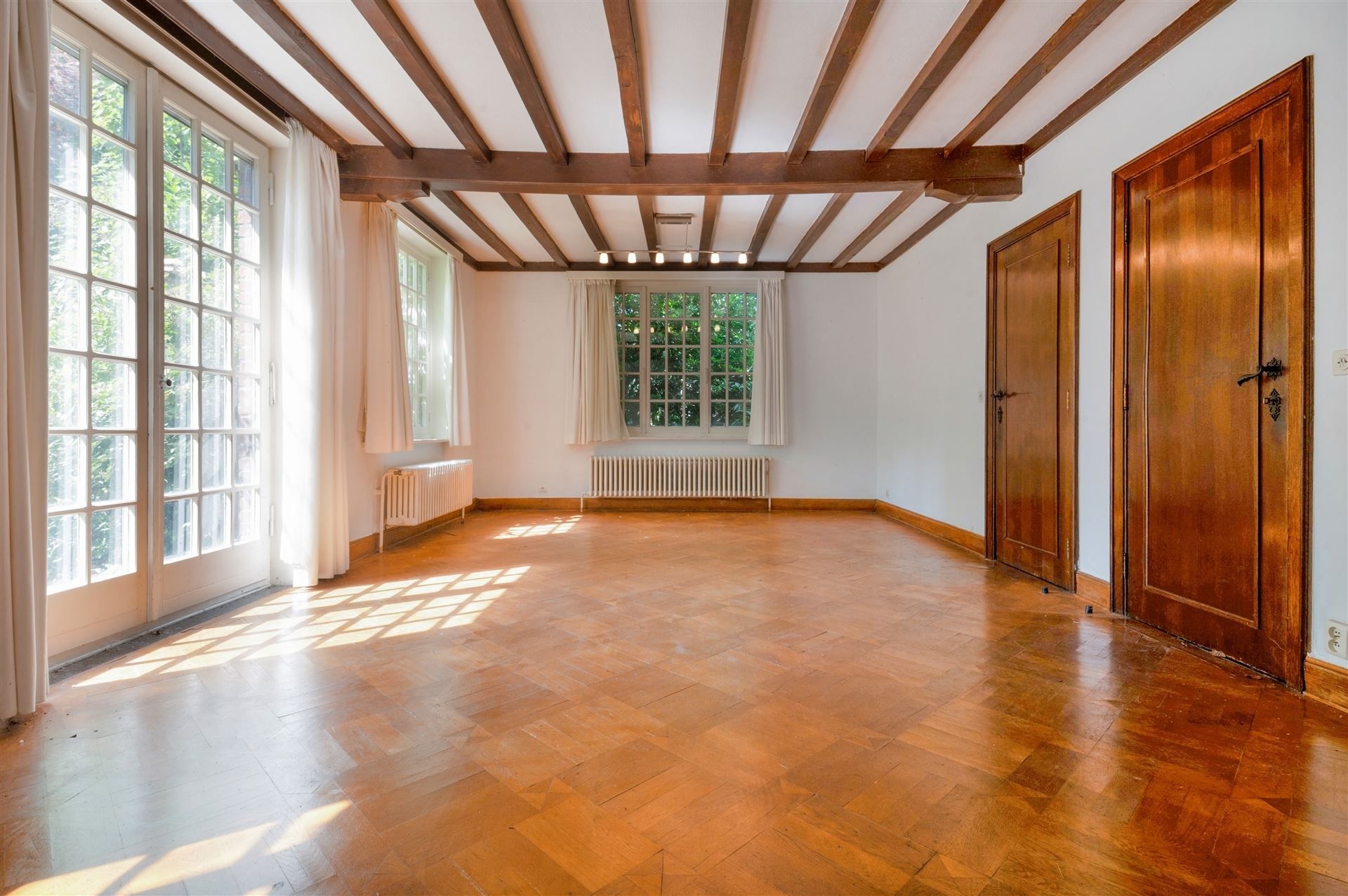 Villa met potentieel in groene oase foto 3