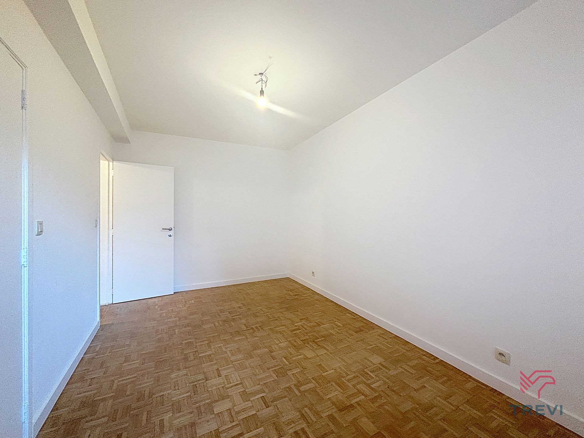 Onlangs gerenoveerd appartement met 1 slaapkamer foto 7