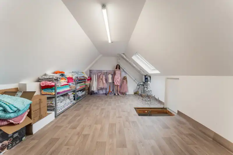 Recente, instapklare halfopen bebouwing op toplocatie te Roeselare foto 13