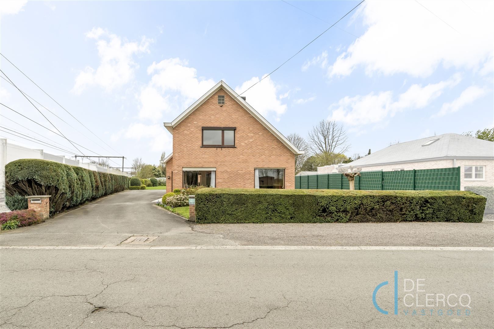 Grote woning te huur in Destelbergen met tuin!  foto {{pictureIndex}}